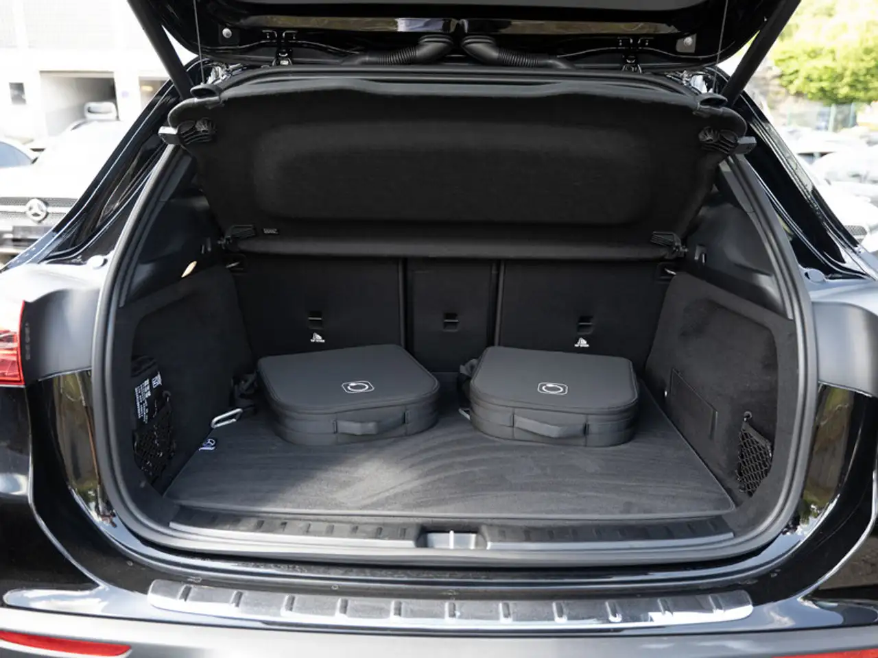 Mercedes-Benz EQA 250 7