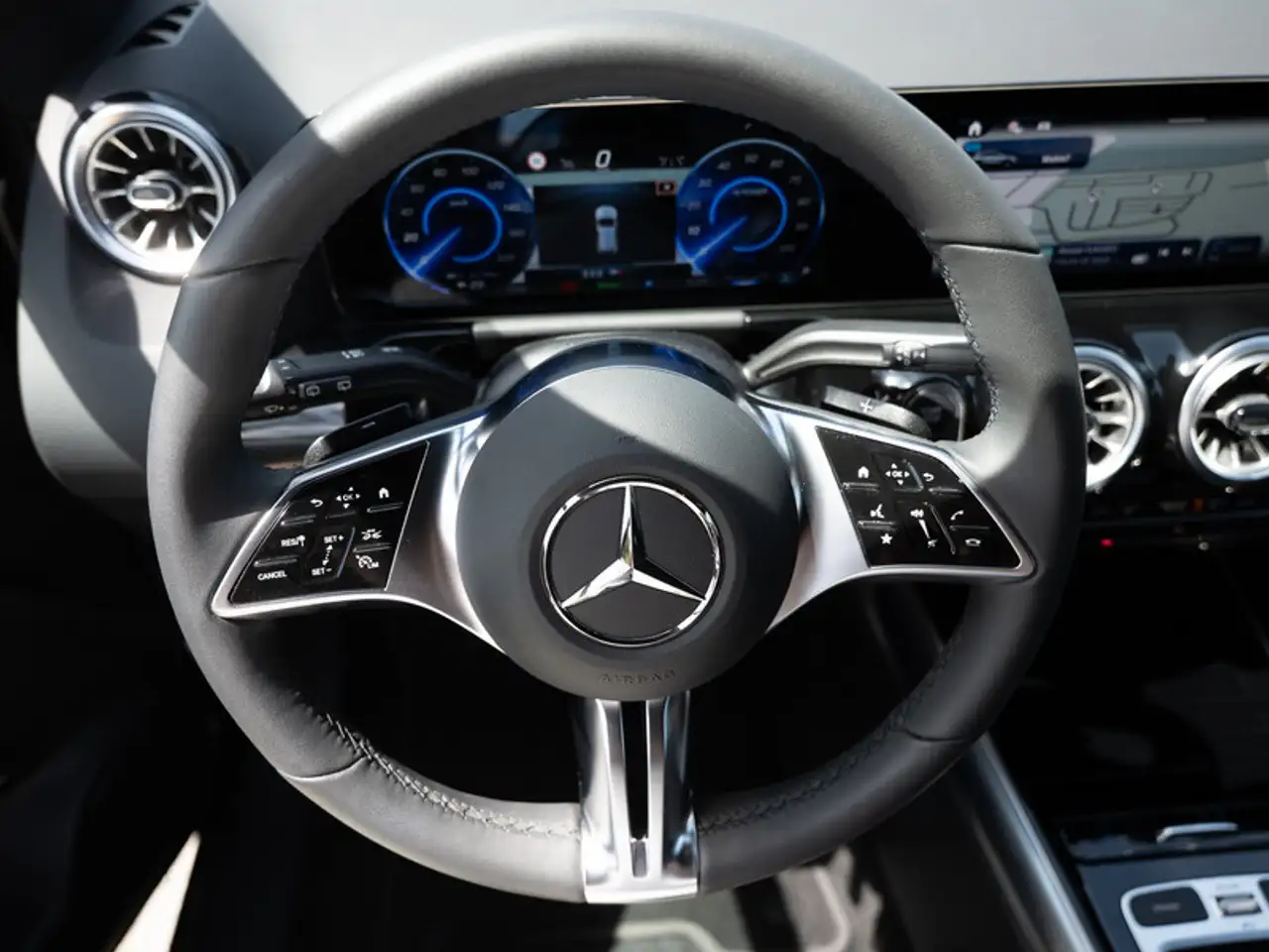 Mercedes-Benz EQA 250 9