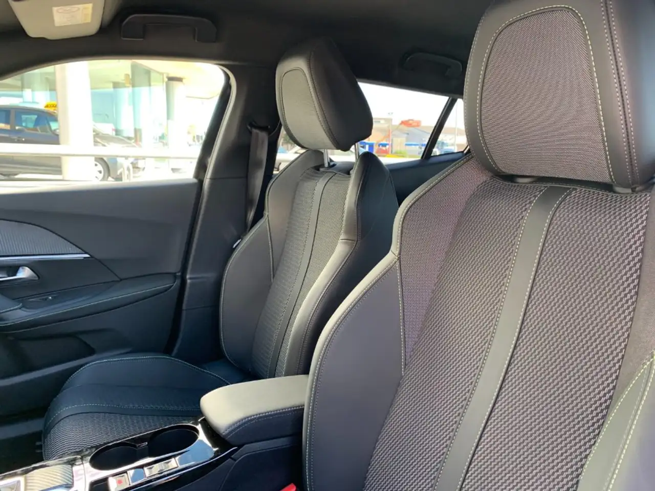 Peugeot 2008 7