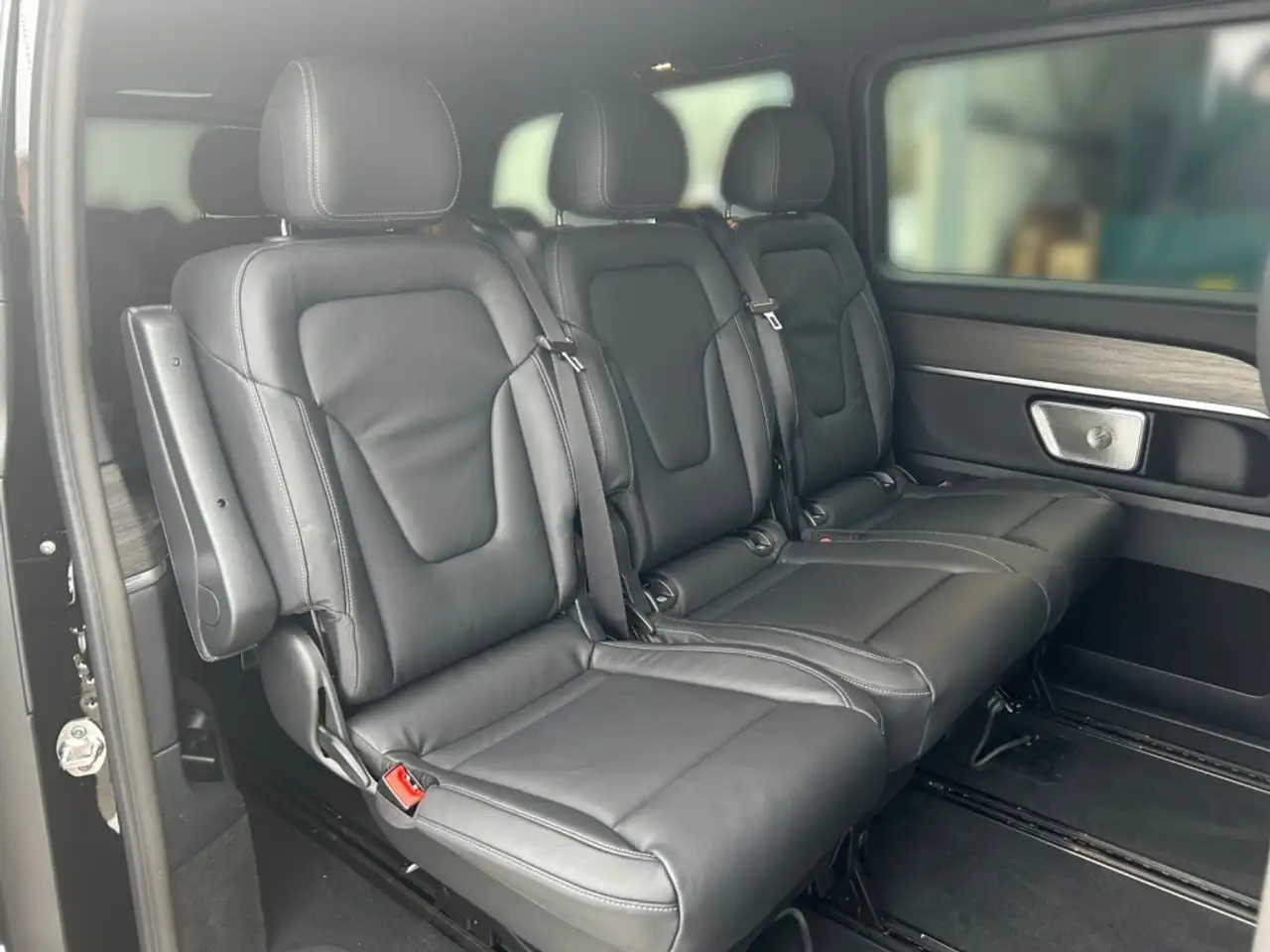 Mercedes-Benz V 300 12