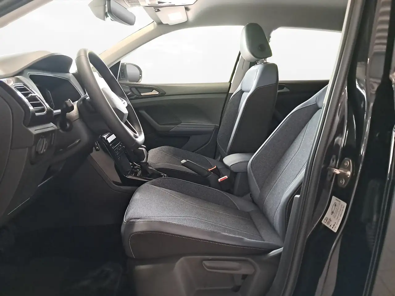 Volkswagen T-Cross 4