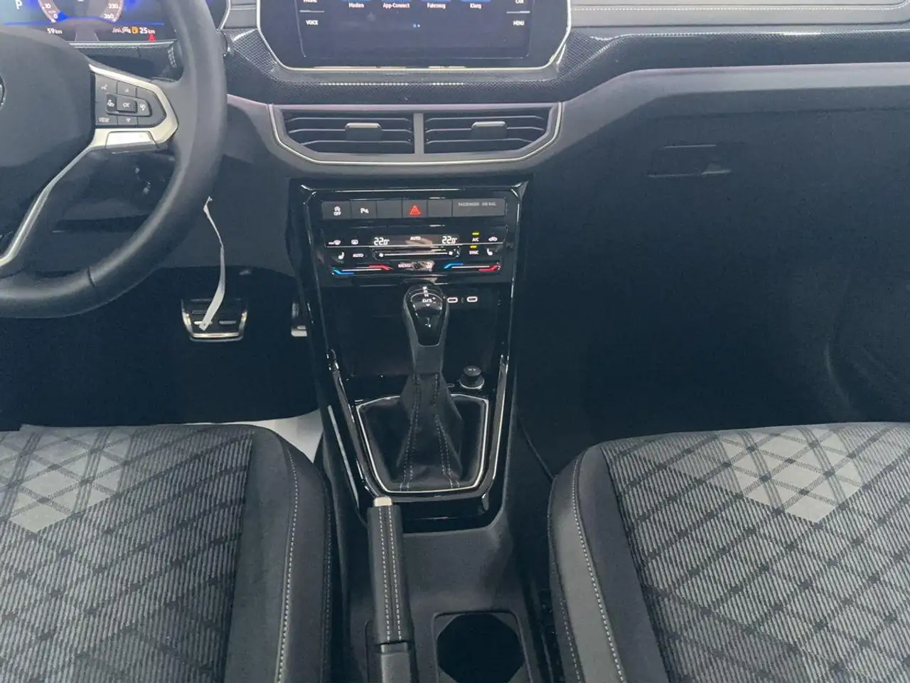 Volkswagen T-Cross 12