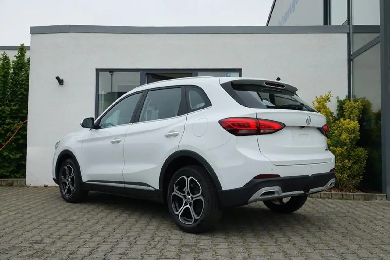 MG ZS Hybrid+ 3