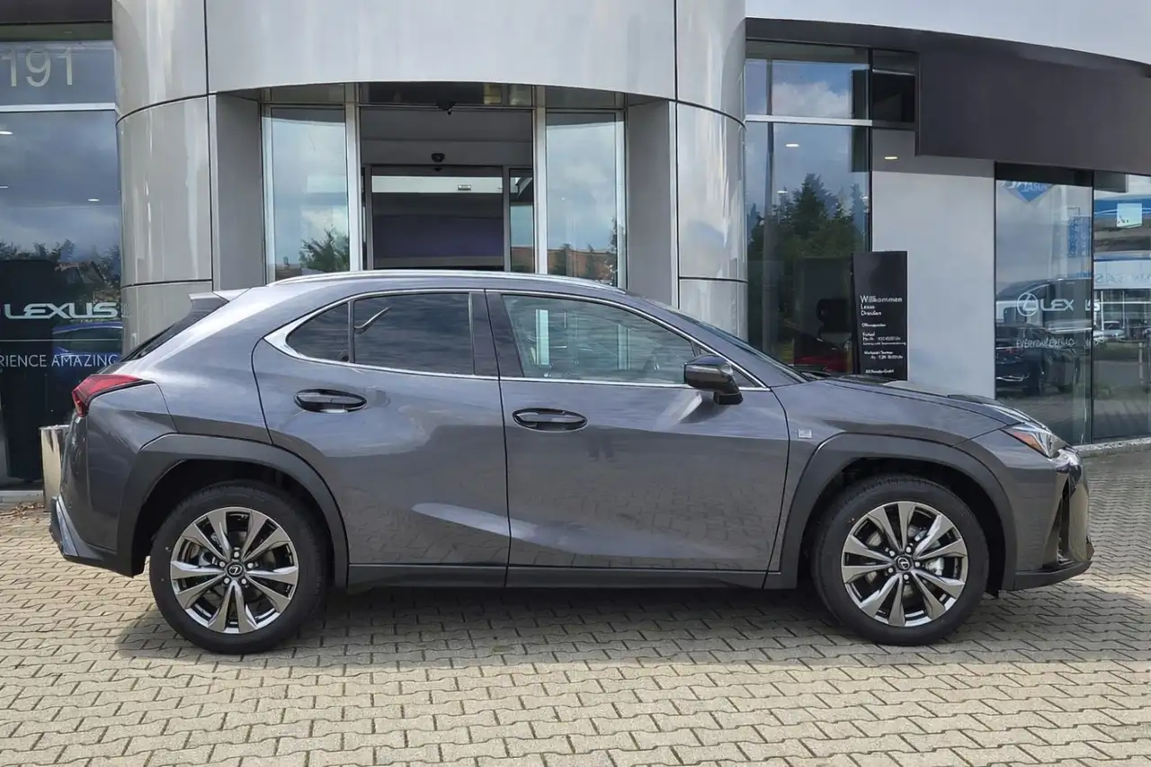 Lexus UX 3