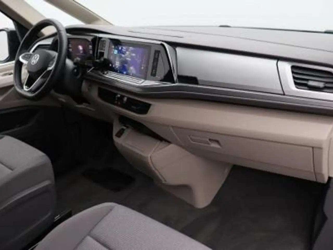 Volkswagen T7 Multivan 5