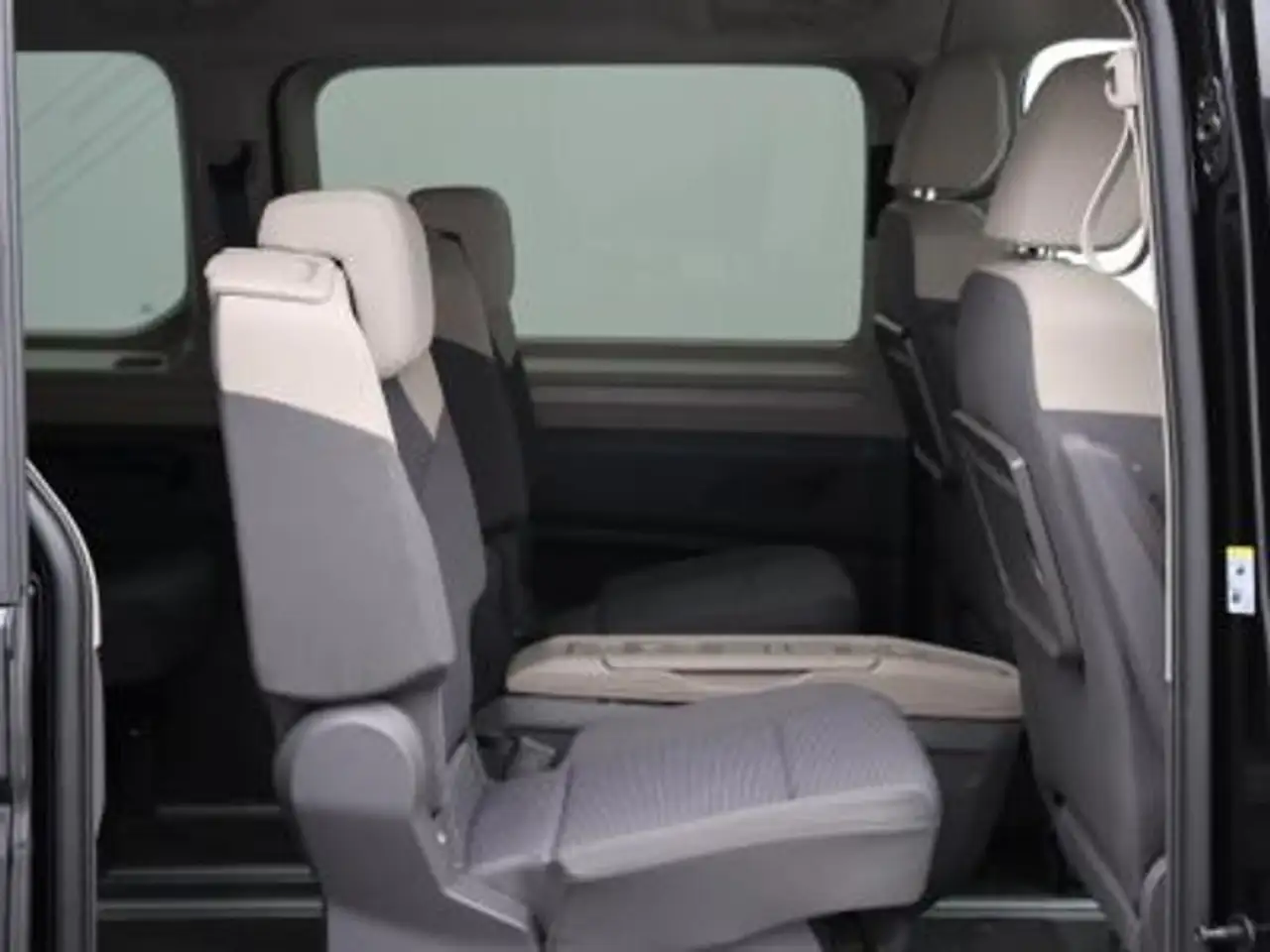 Volkswagen T7 Multivan 8