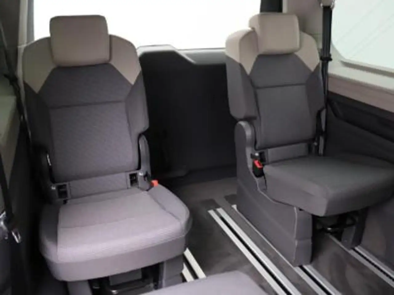 Volkswagen T7 Multivan 9