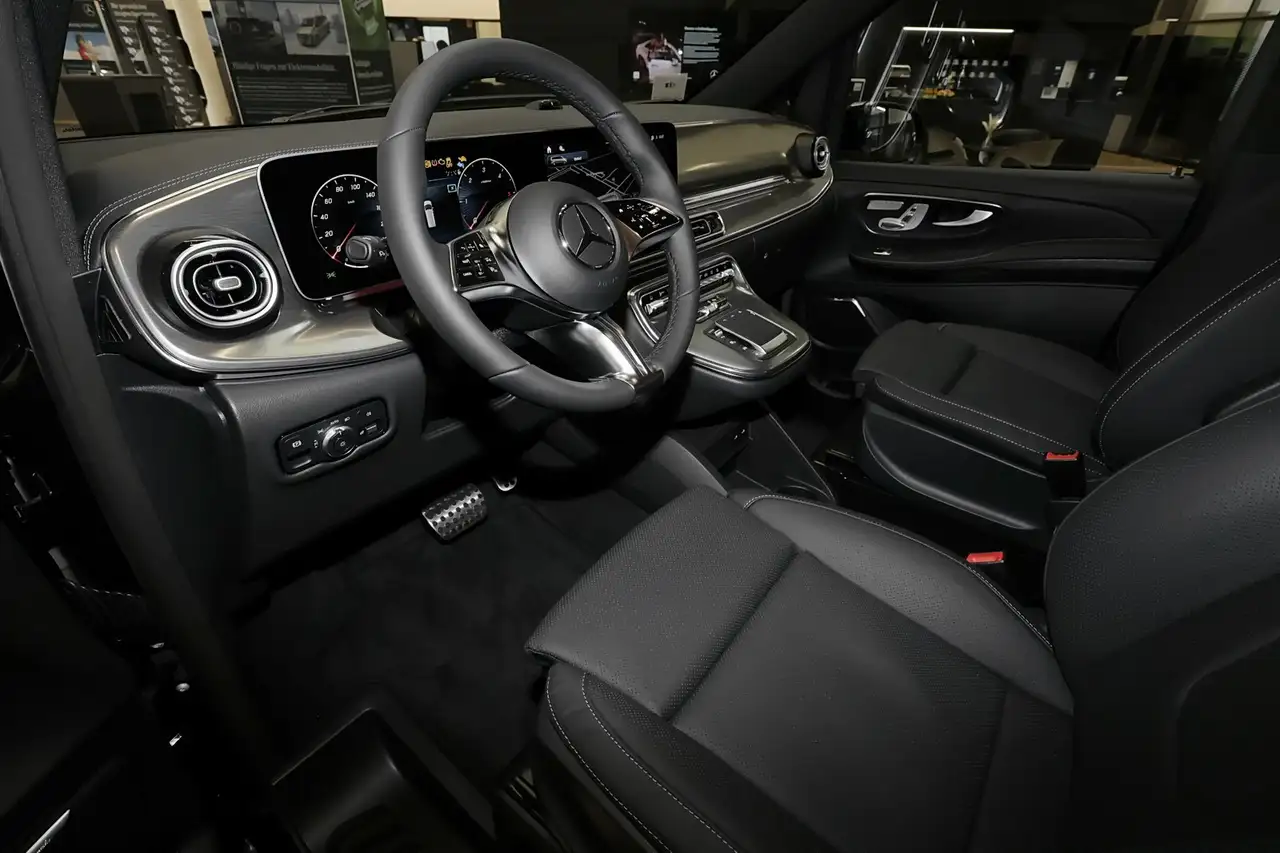Mercedes-Benz V 300 12