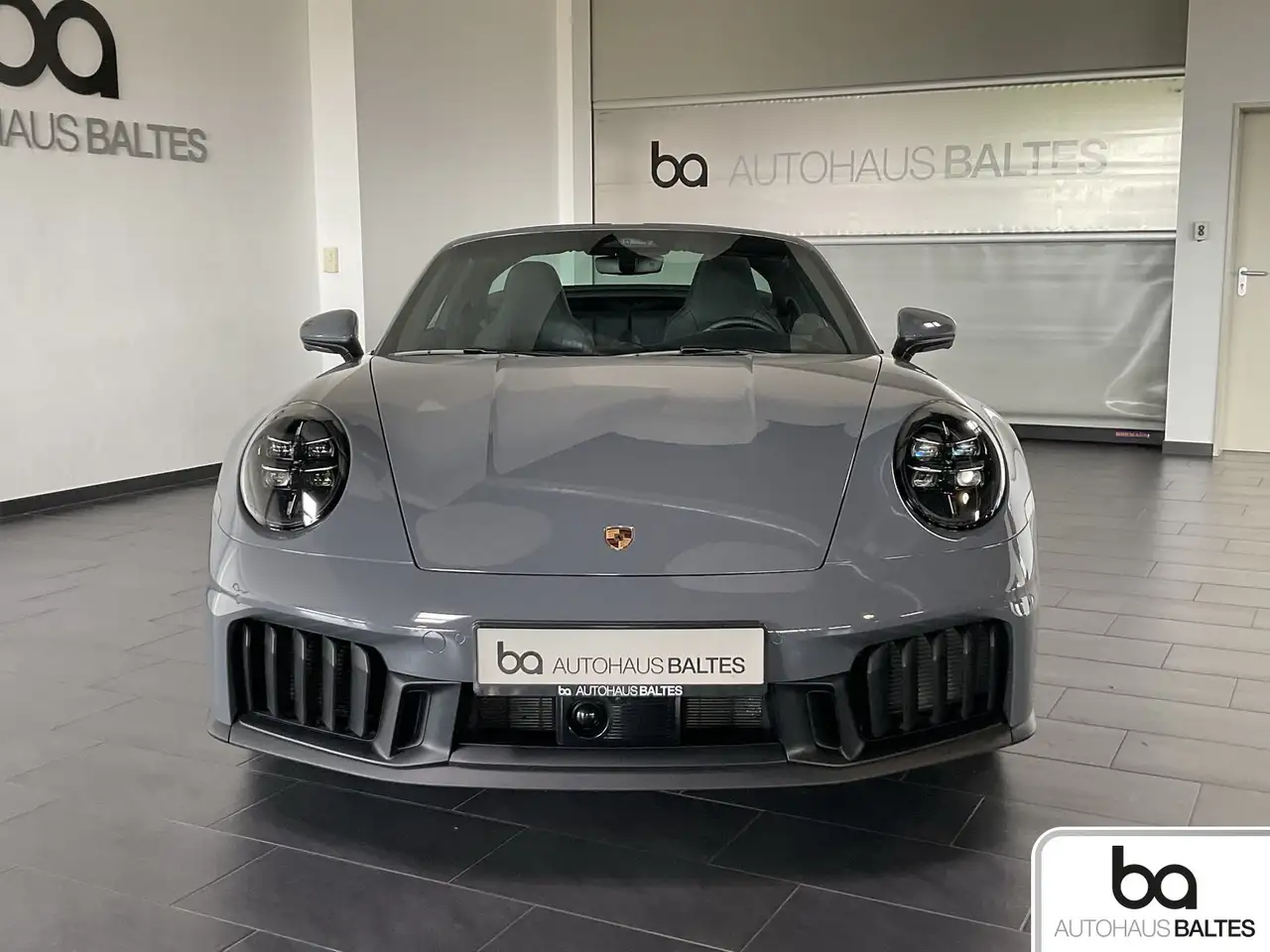 Porsche 992 911 2