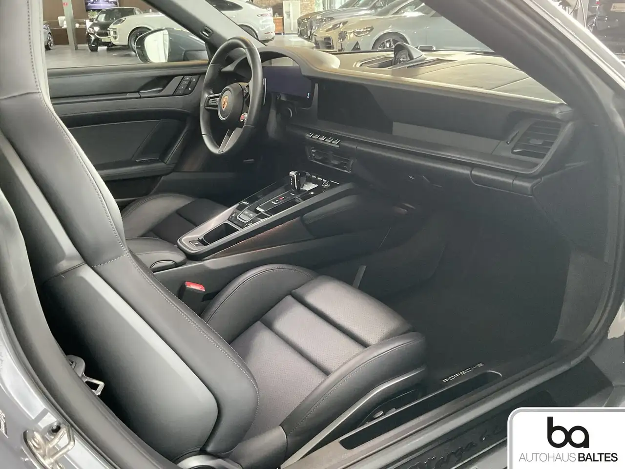 Porsche 992 911 6