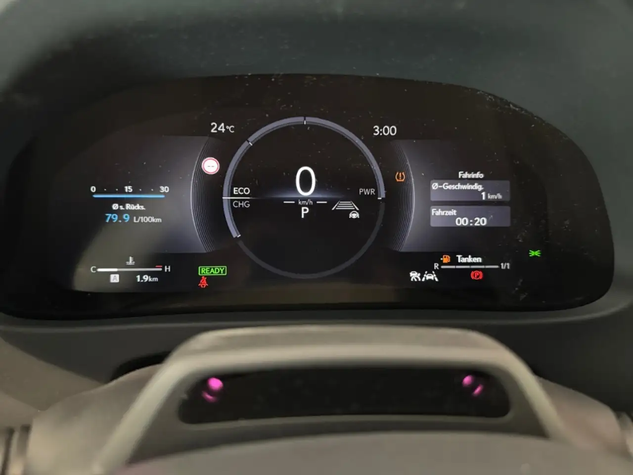 Lexus UX 13