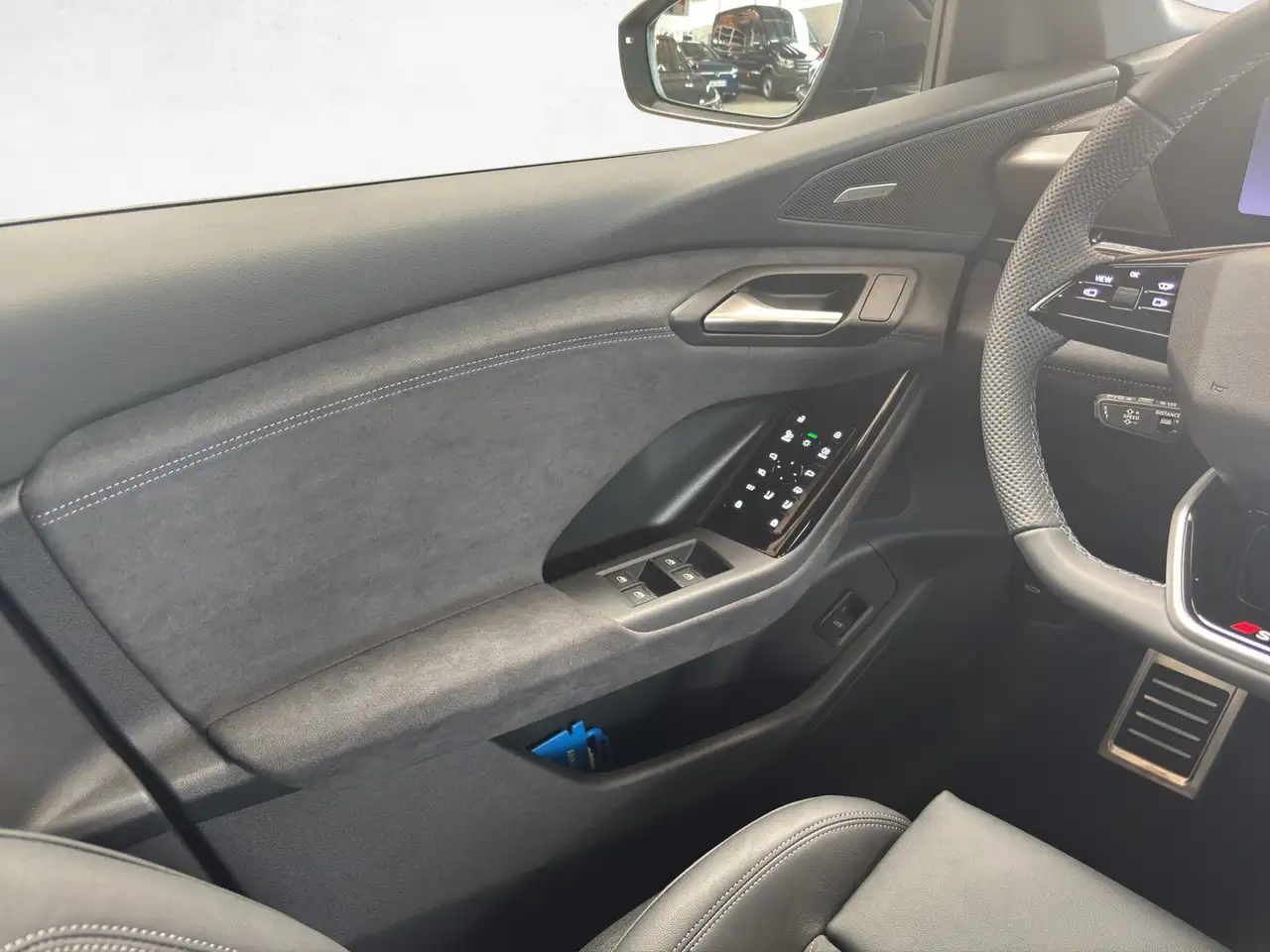 Audi Q6 15