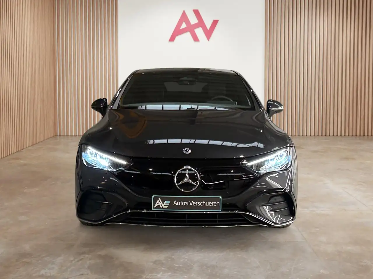 Mercedes-Benz EQE 300 2
