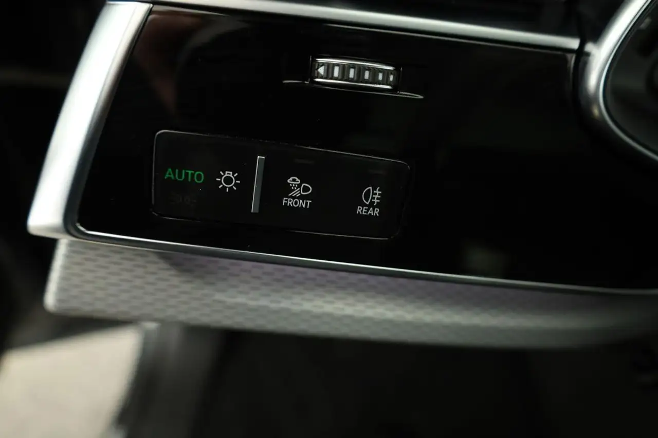 Audi Q8 50 10