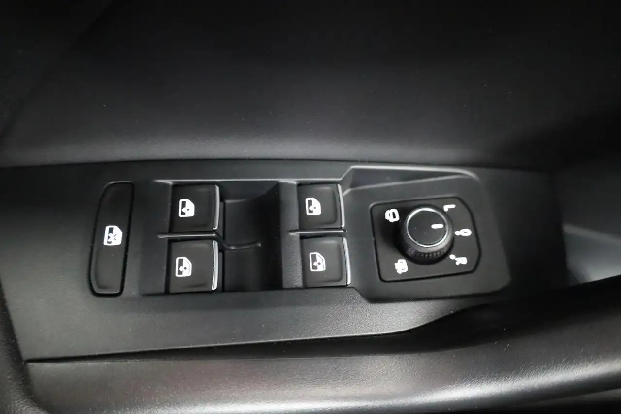 Volkswagen T-Cross 9