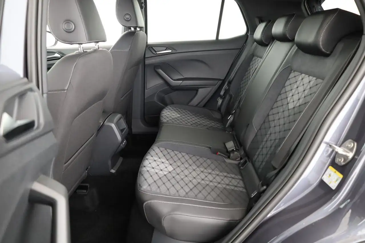 Volkswagen T-Cross 12