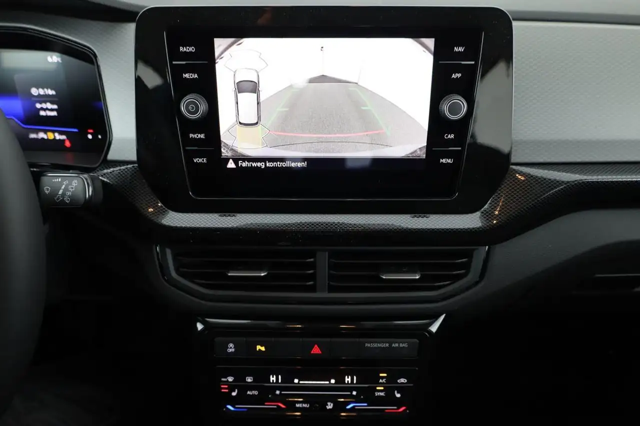 Volkswagen T-Cross 8