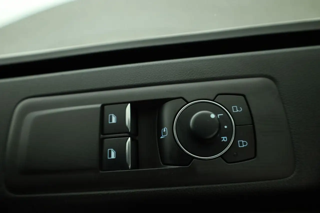 Ford Transit 9