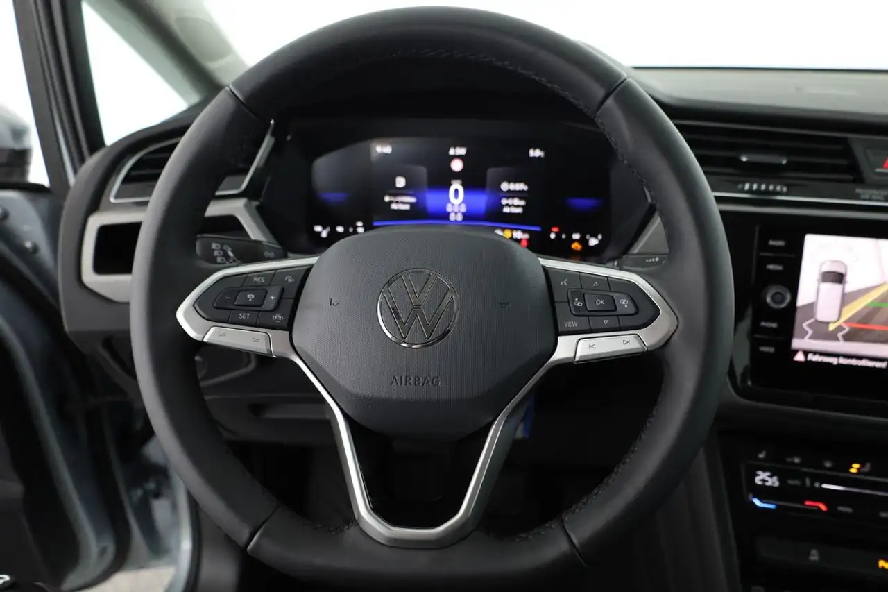 Volkswagen Touran 8