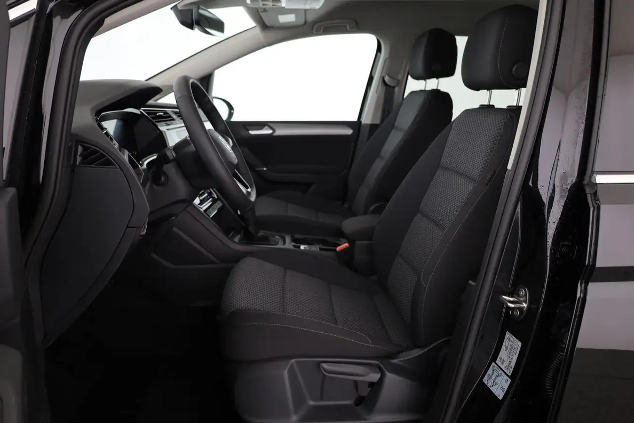 Volkswagen Touran 11