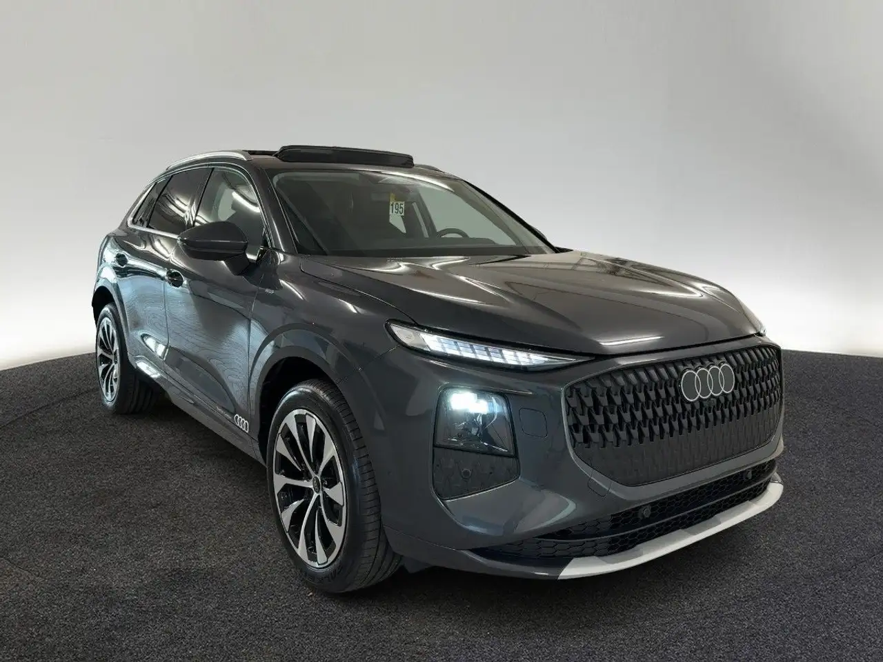 Audi Q3 8