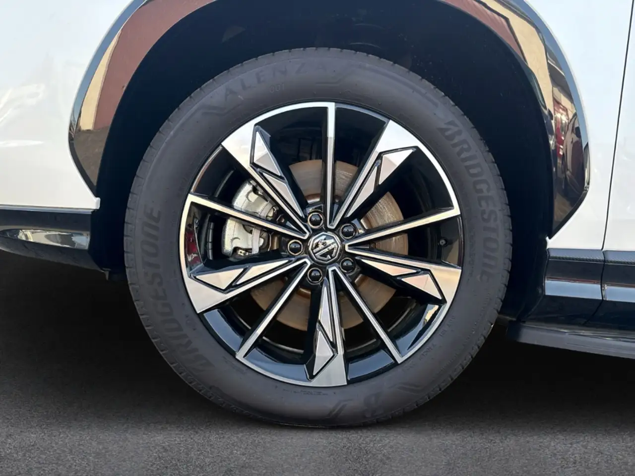 MG HS PHEV 8