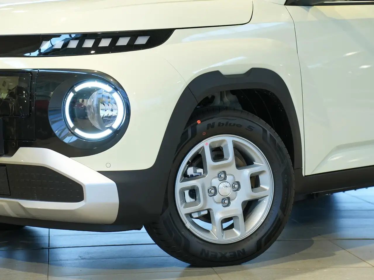 Hyundai Inster 6