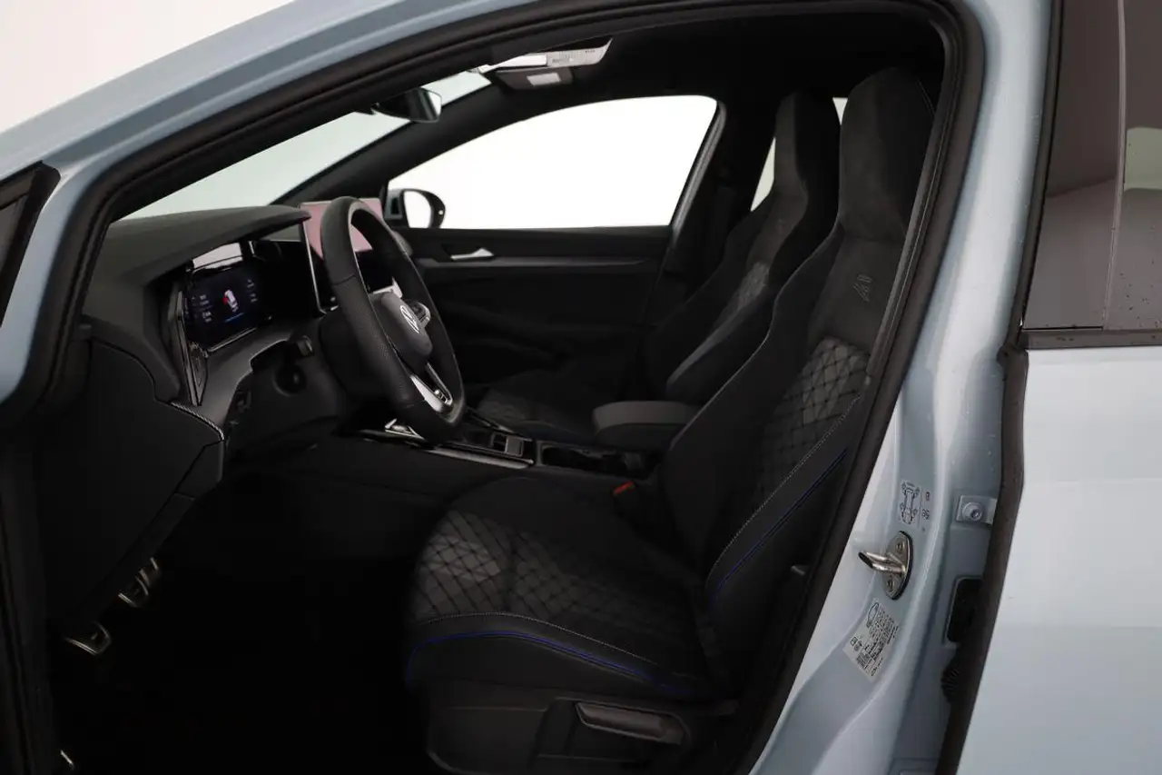 Volkswagen Golf VIII 11