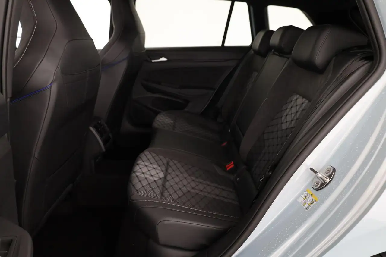 Volkswagen Golf VIII 12