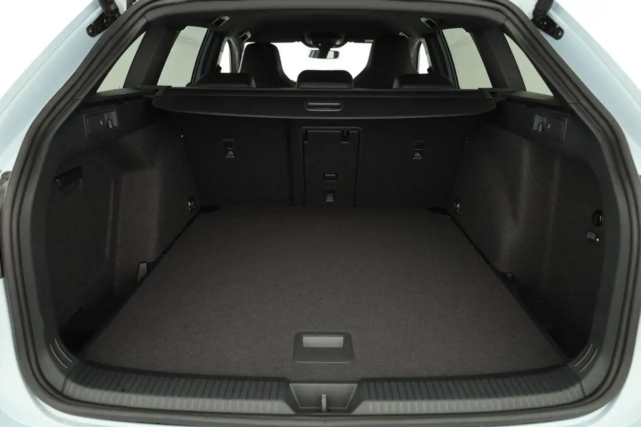 Volkswagen Golf VIII 13