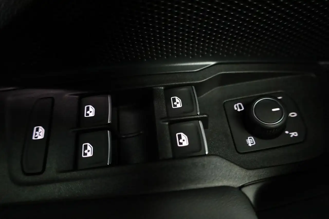 Volkswagen Tiguan 9