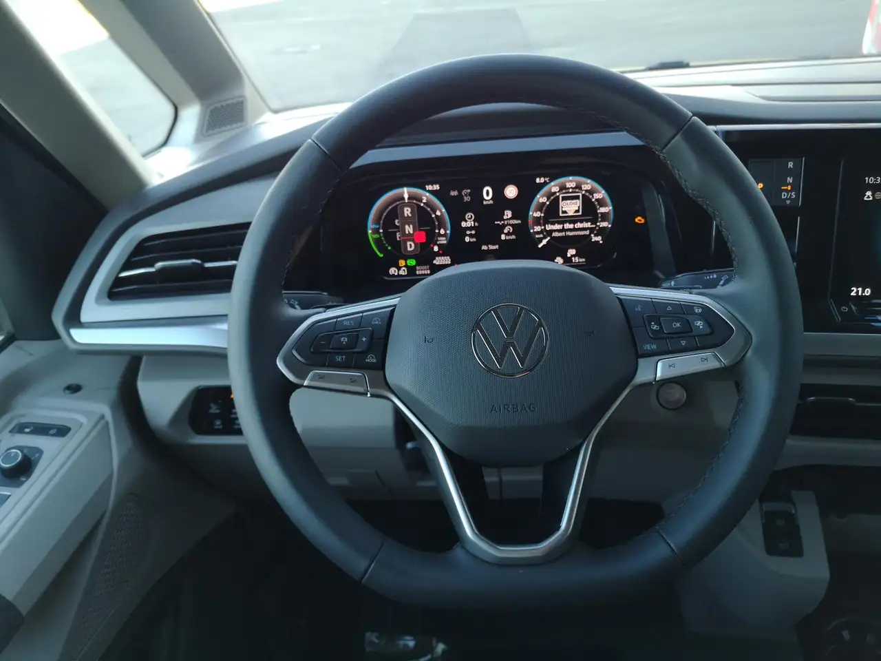 Volkswagen T7 Multivan 5