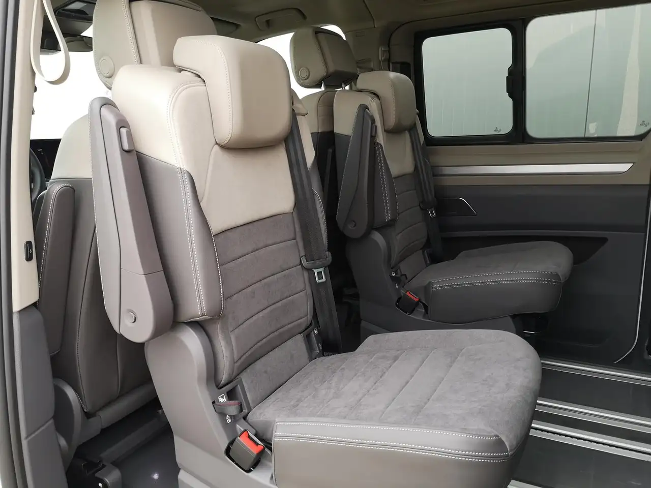 Volkswagen T7 Multivan 9