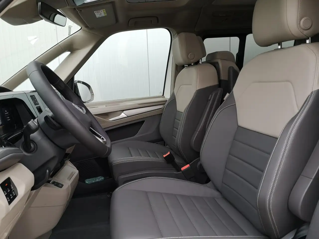 Volkswagen T7 Multivan 8