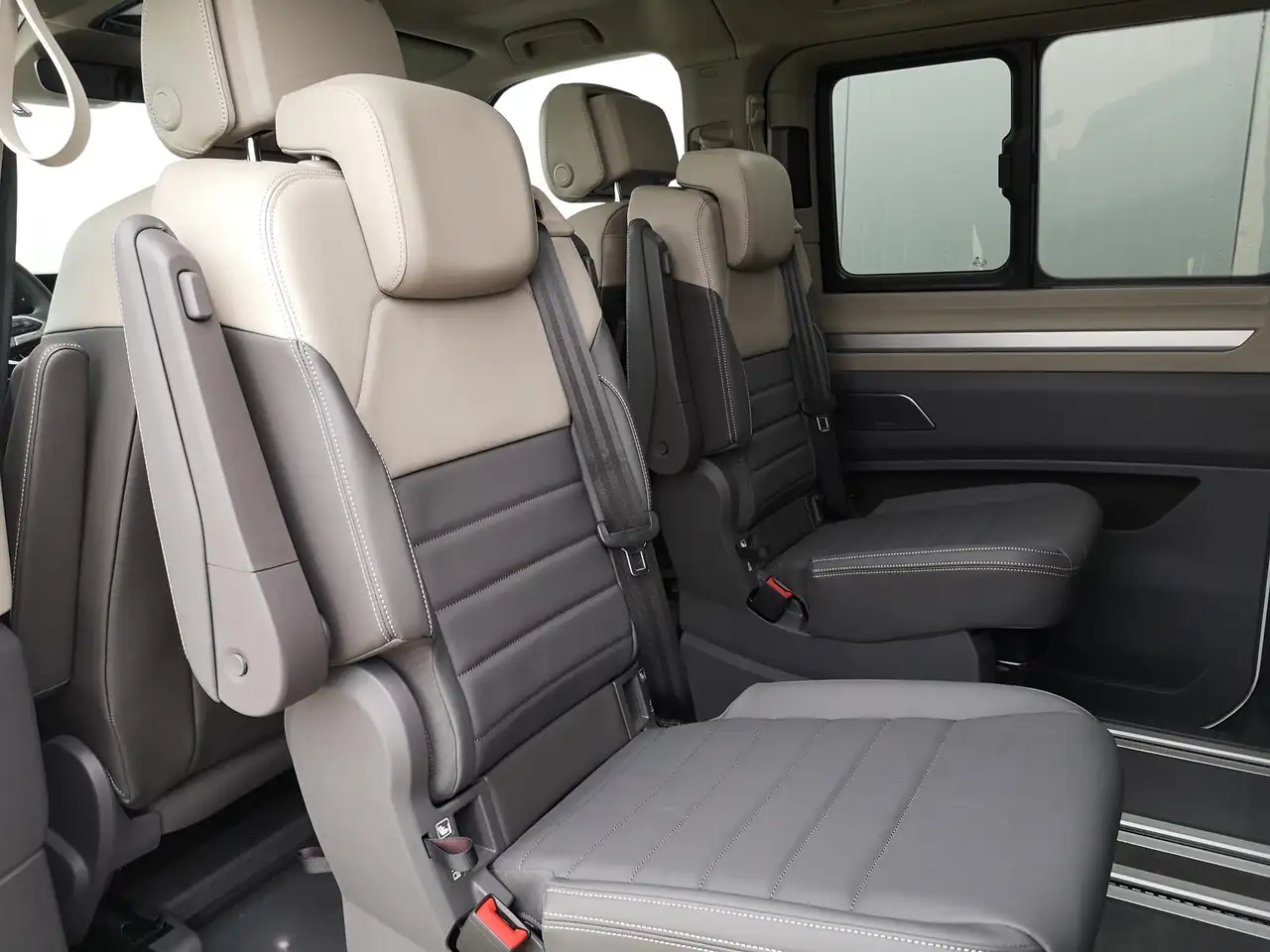 Volkswagen T7 Multivan 9