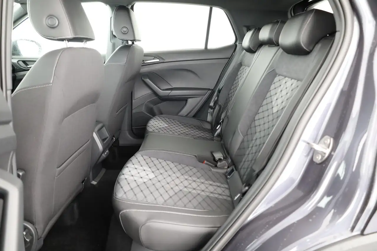 Volkswagen T-Cross 12