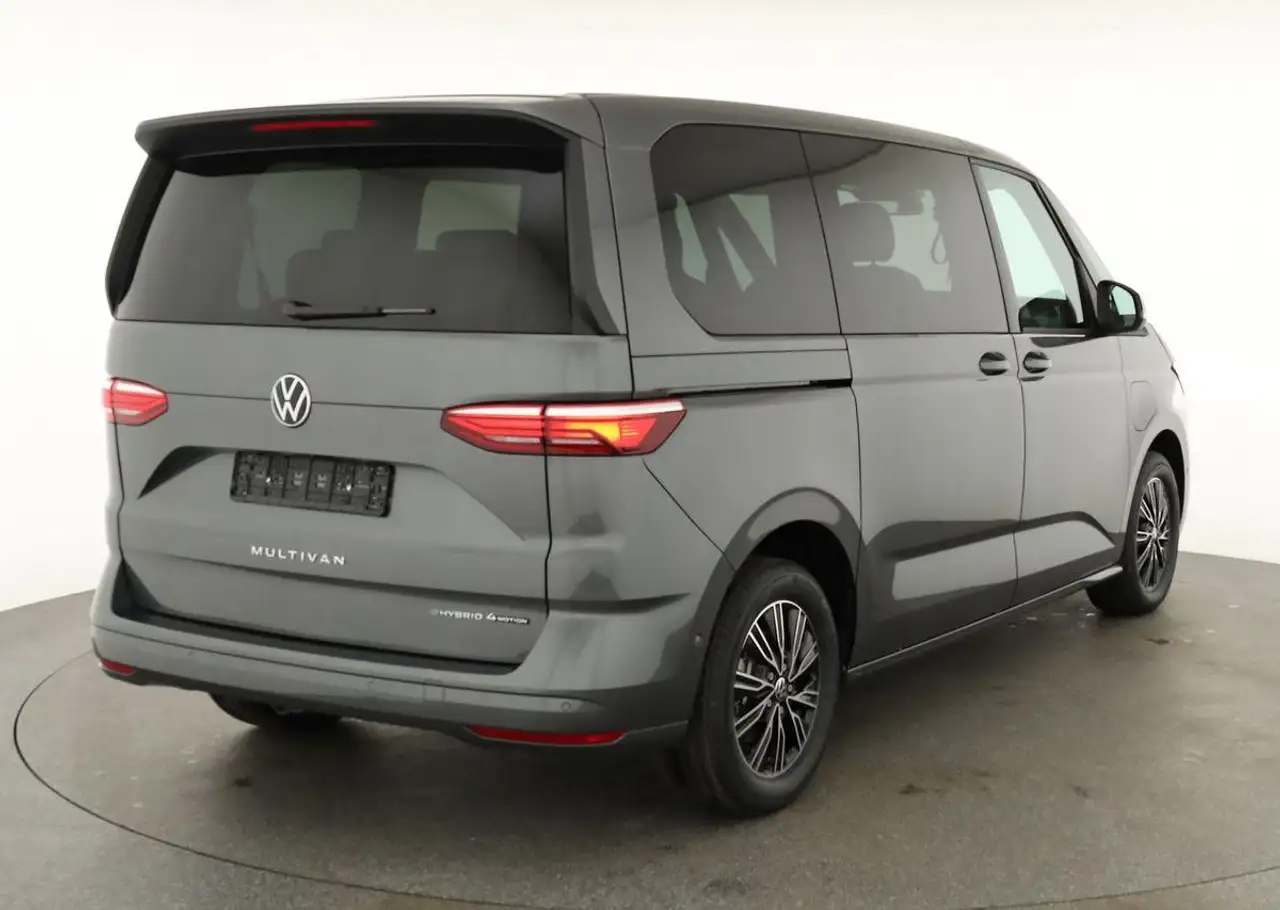Volkswagen T7 Multivan 4