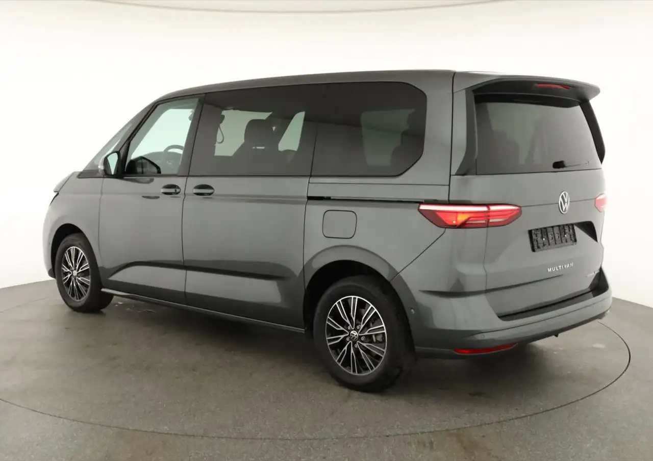 Volkswagen T7 Multivan 5