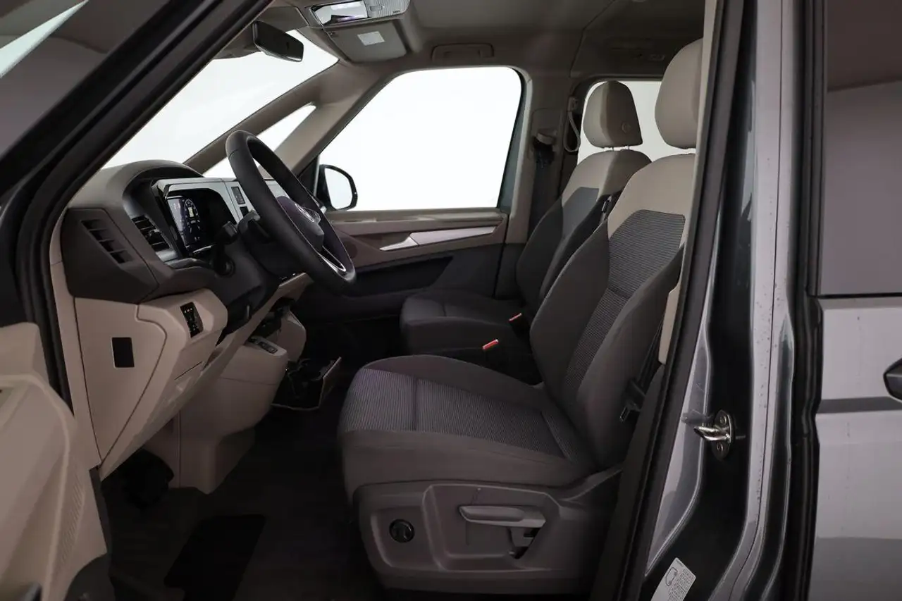 Volkswagen T7 Multivan 11