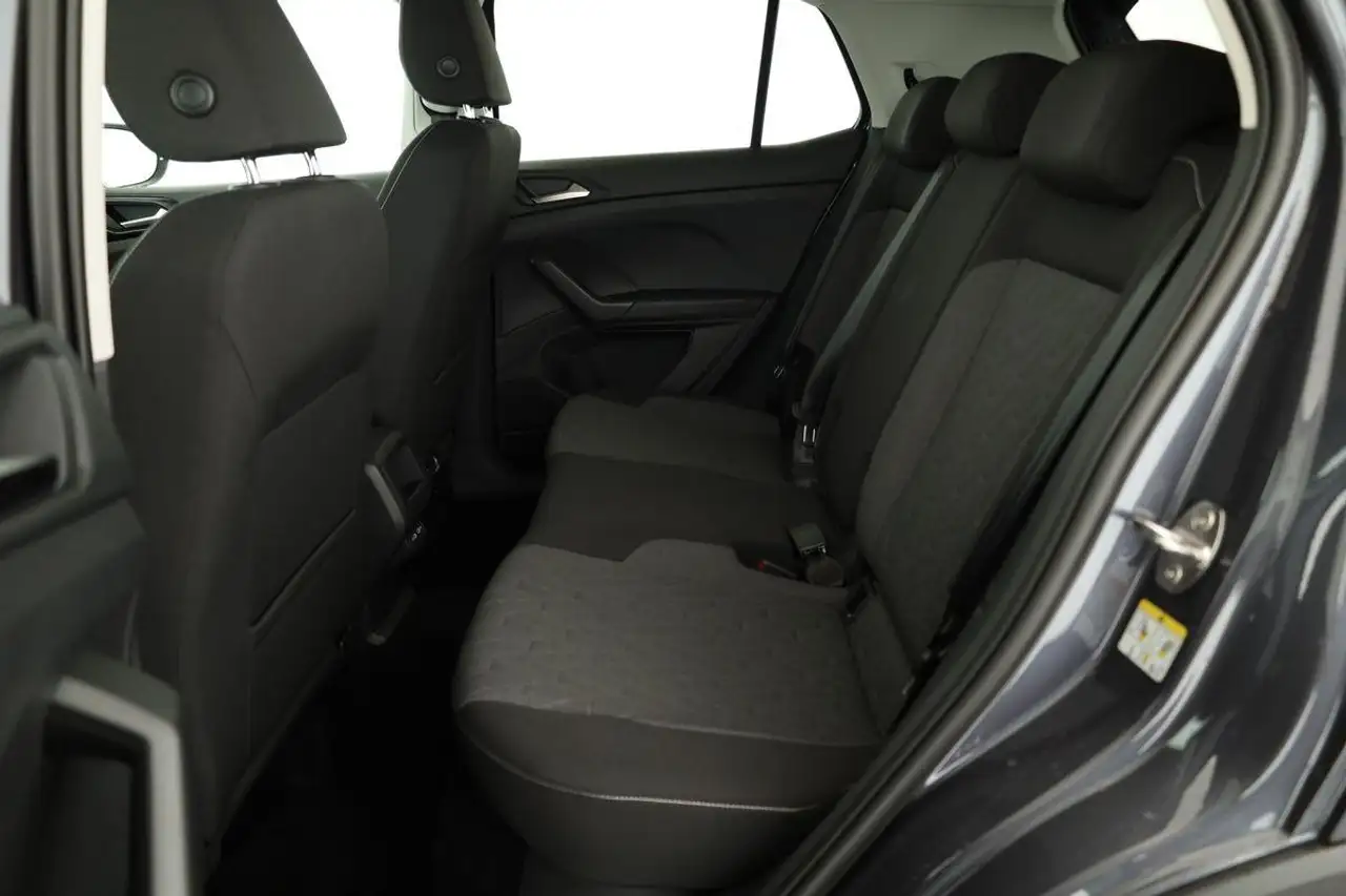 Volkswagen T-Cross 12
