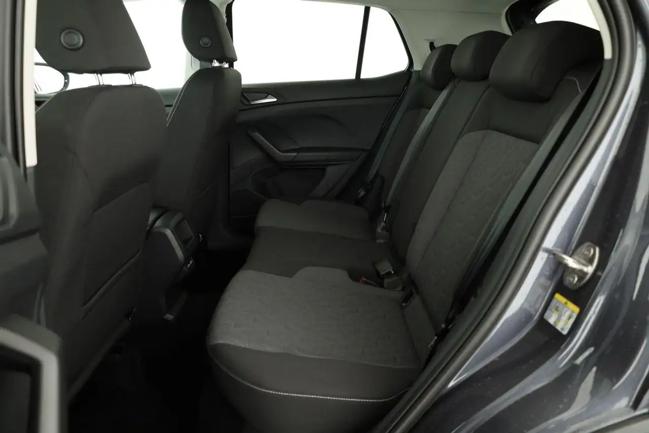 Volkswagen T-Cross 12