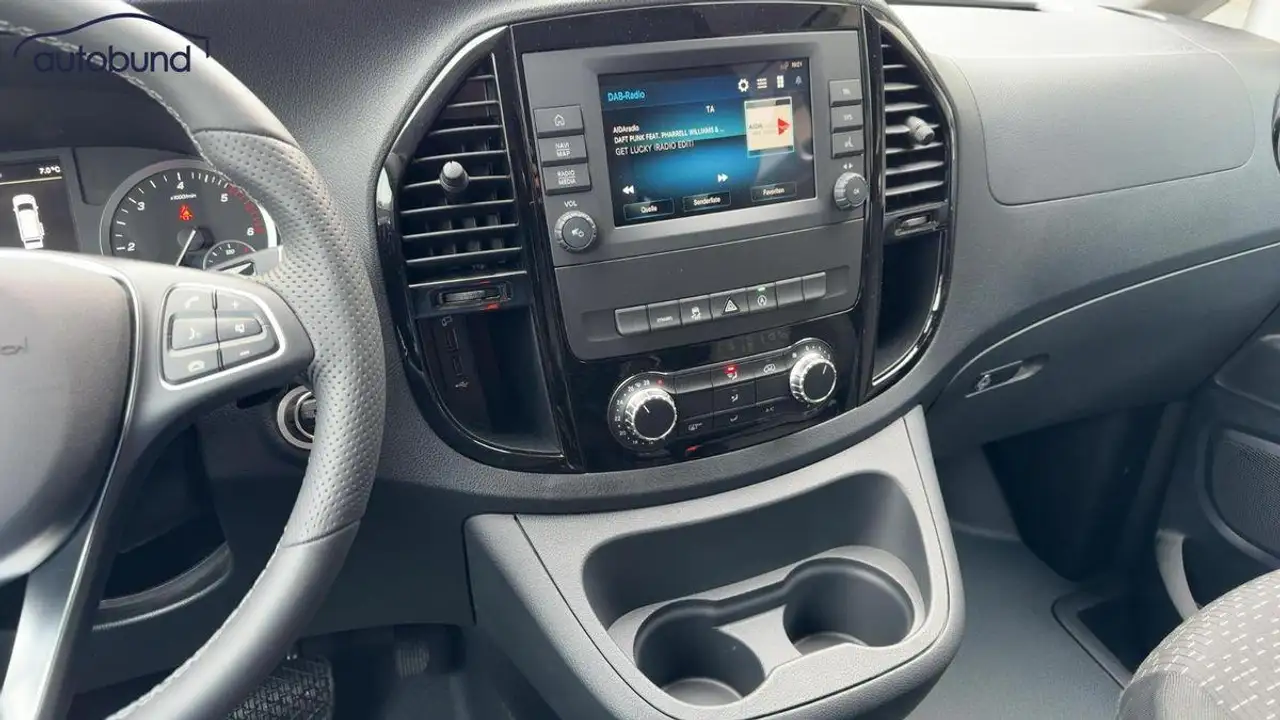 Mercedes-Benz Vito 10