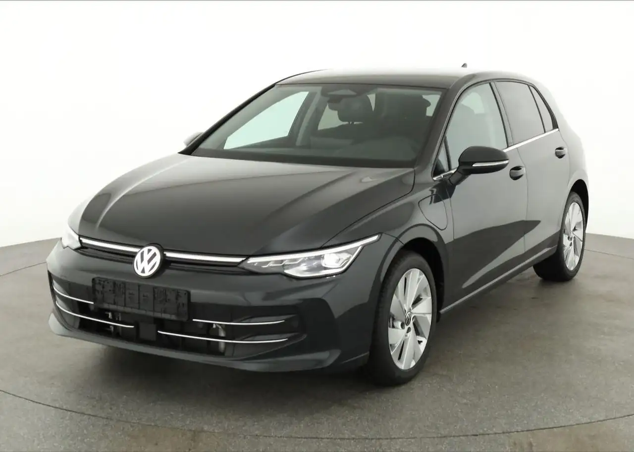 Volkswagen Golf VIII 2