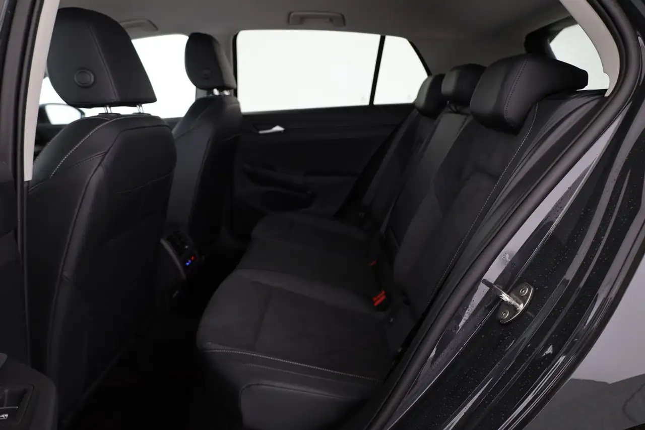 Volkswagen Golf VIII 12