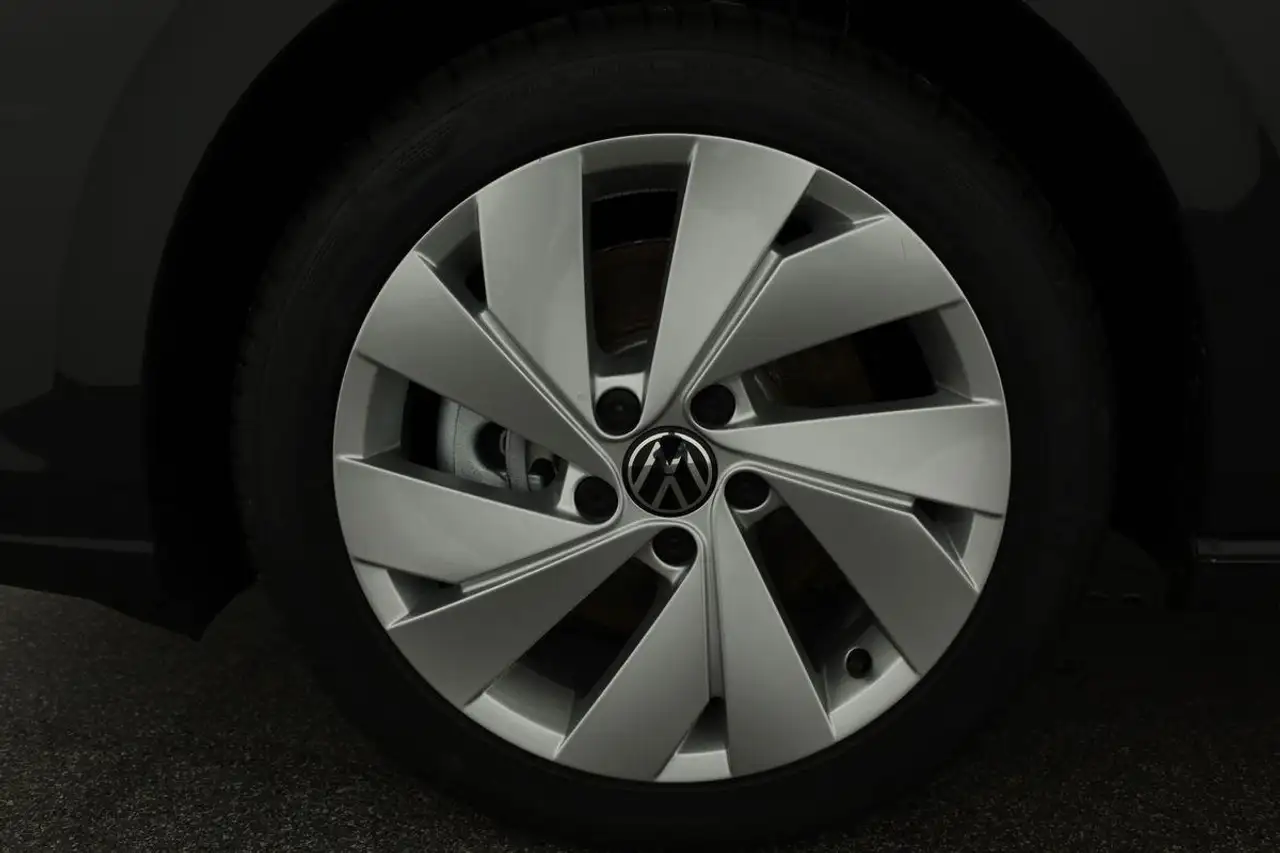 Volkswagen Golf VIII 16