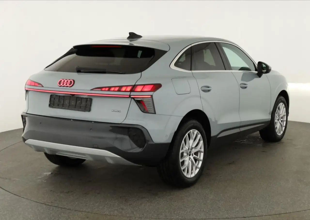Audi Q3 4