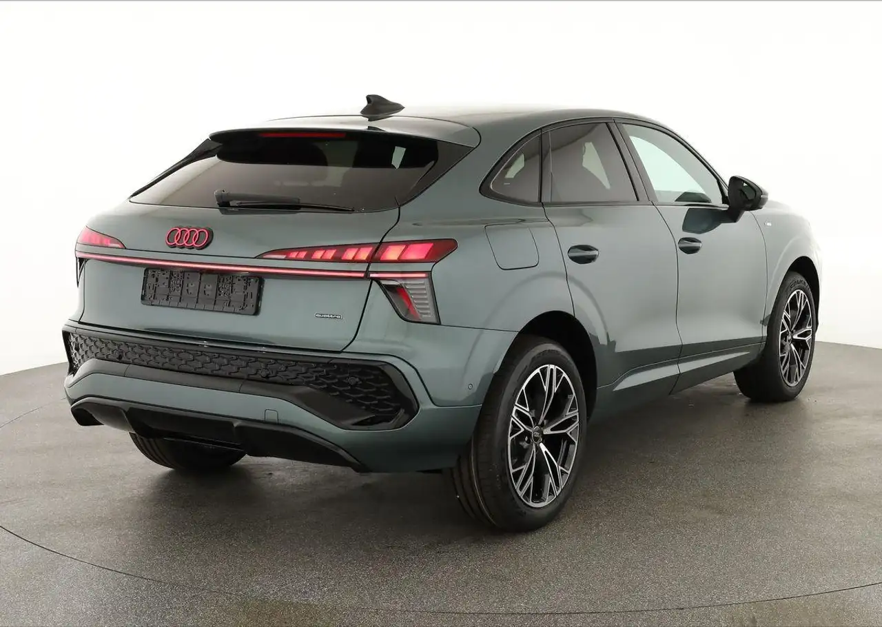 Audi Q3 4