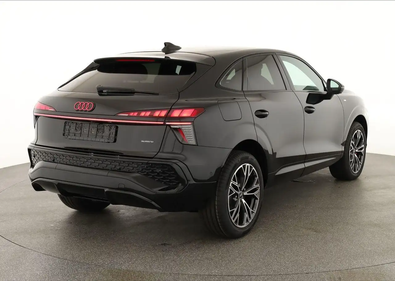 Audi Q3 4