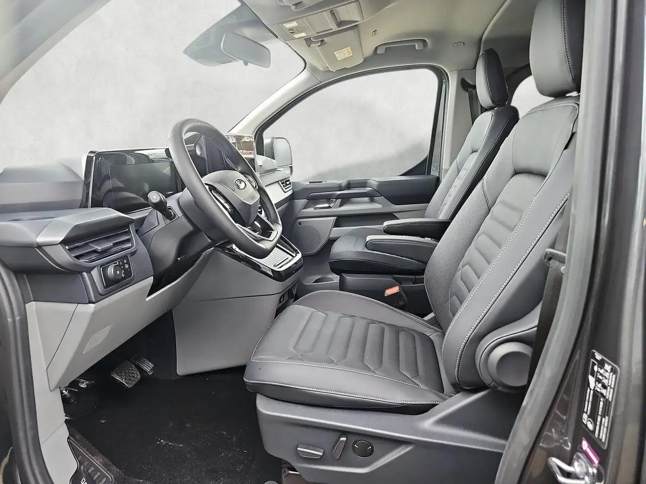 Ford Tourneo 10