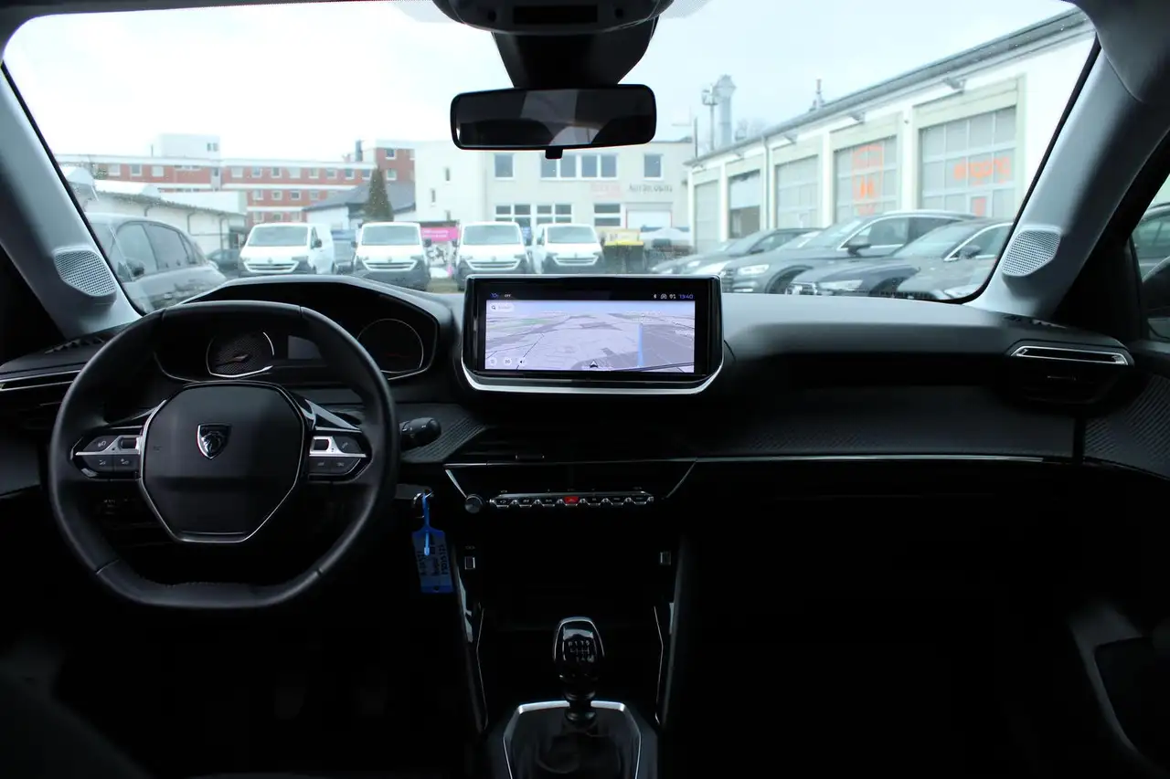 Peugeot 208 8
